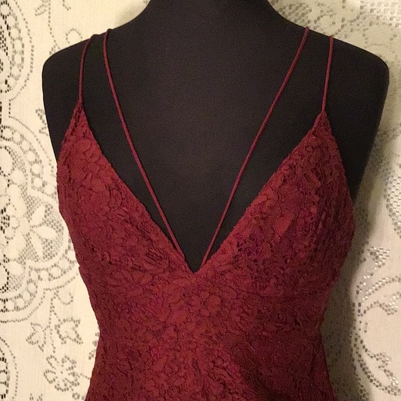 NWT✨Burgundy Lace Midi Dress - Picture 3 of 7